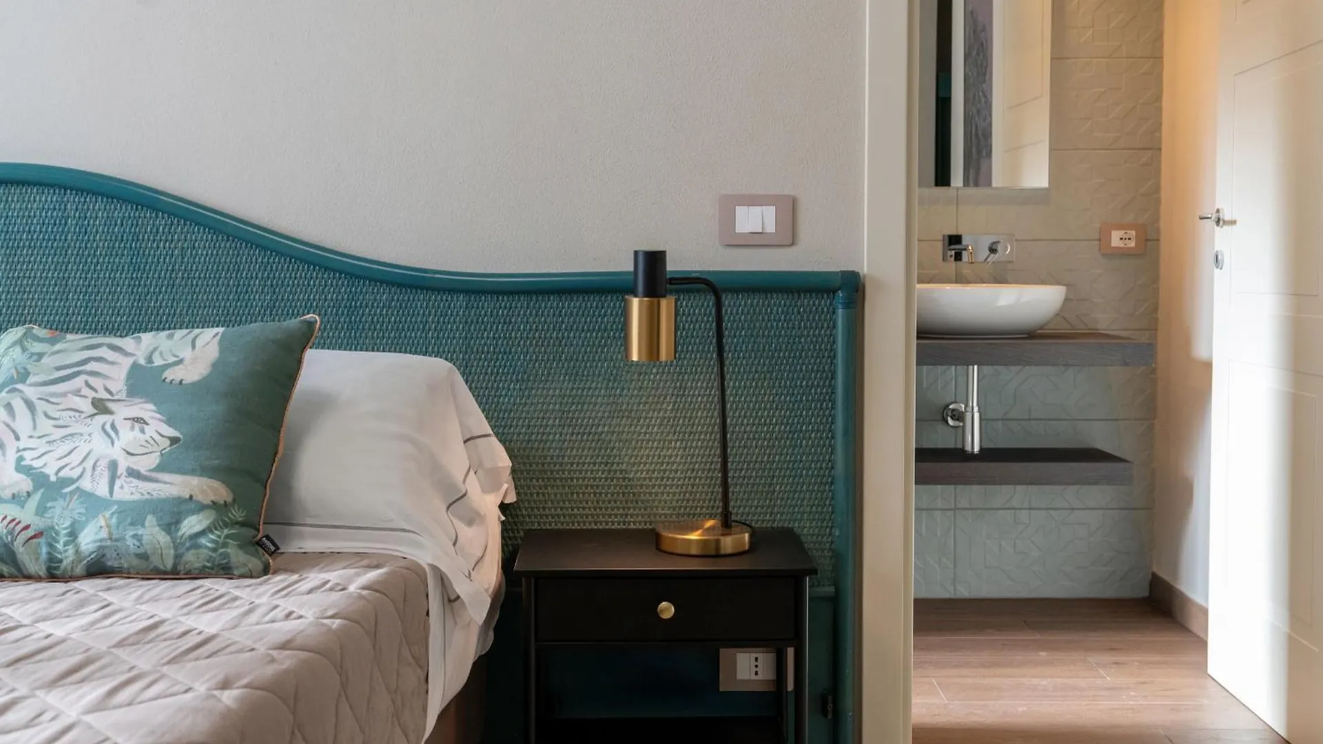 Hotel Baia Di Ταλαμόνε