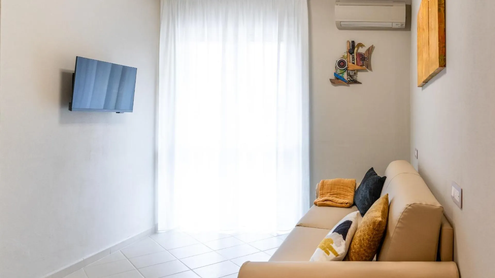 Hotel Baia Di Ταλαμόνε